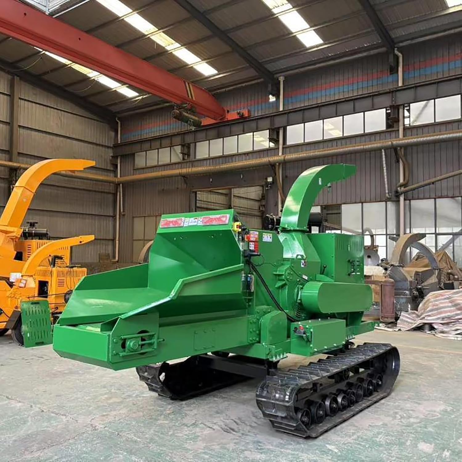 best tracked wood chipper shredder,tracked wood chipper worth buying,tracked chipper shredder pros cons,should I buy a tracked wood chipper,tracked vs towable wood chipper,professional wood chipper for rough terrain performance testing and real-world results