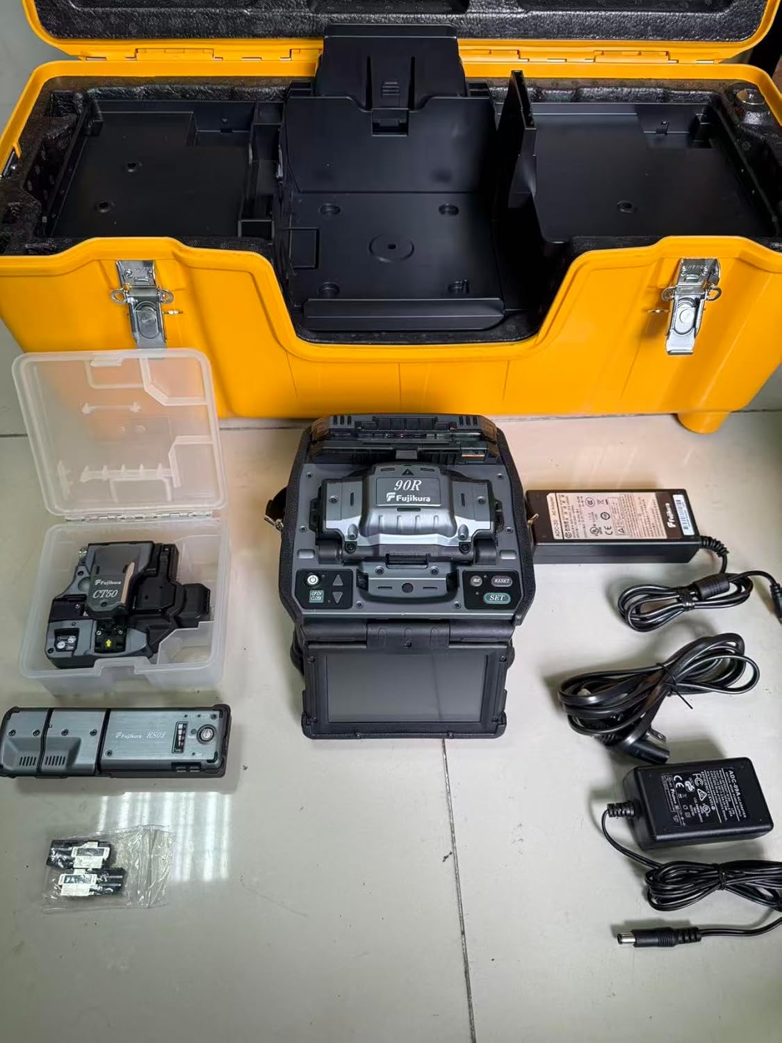 buy Fujikura FSM-90R splicer, Fujikura FSM-90R worth buying, Fujikura FSM-90R pros cons, FSM-90R vs alternatives, should I buy FSM-90R, best mass fusion splicer performance testing and real-world results