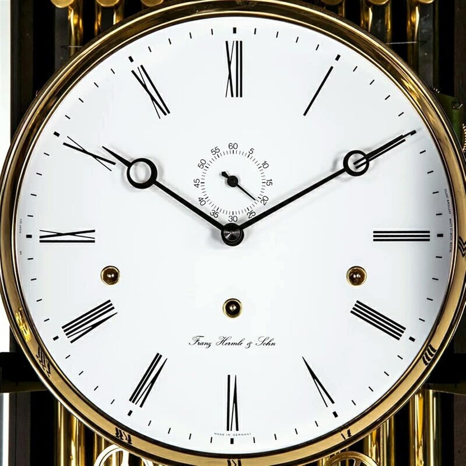 buy YUHUAWF grandfather clock,YUHUAWF clock worth buying,best vintage floor clock,grandfather clock pros cons,should I buy a pendulum clock,YUHUAWF vs other floor clocks performance testing and real-world results