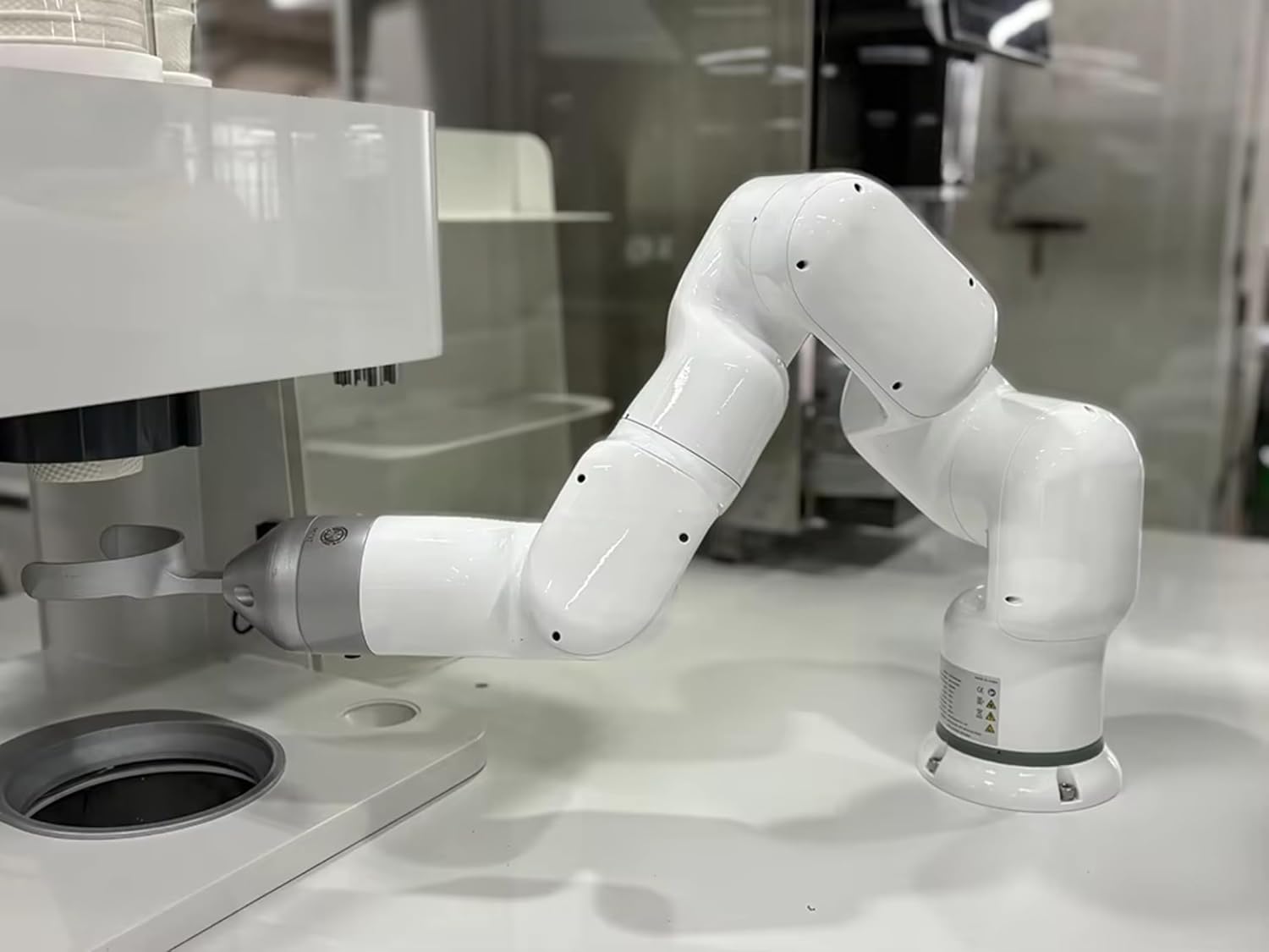 buy coffee vending robot,coffee vending robot worth it,coffee robot pros and cons,best commercial coffee vending machine,should I buy a coffee robot,coffee robot vs traditional machine unboxing and complete package contents