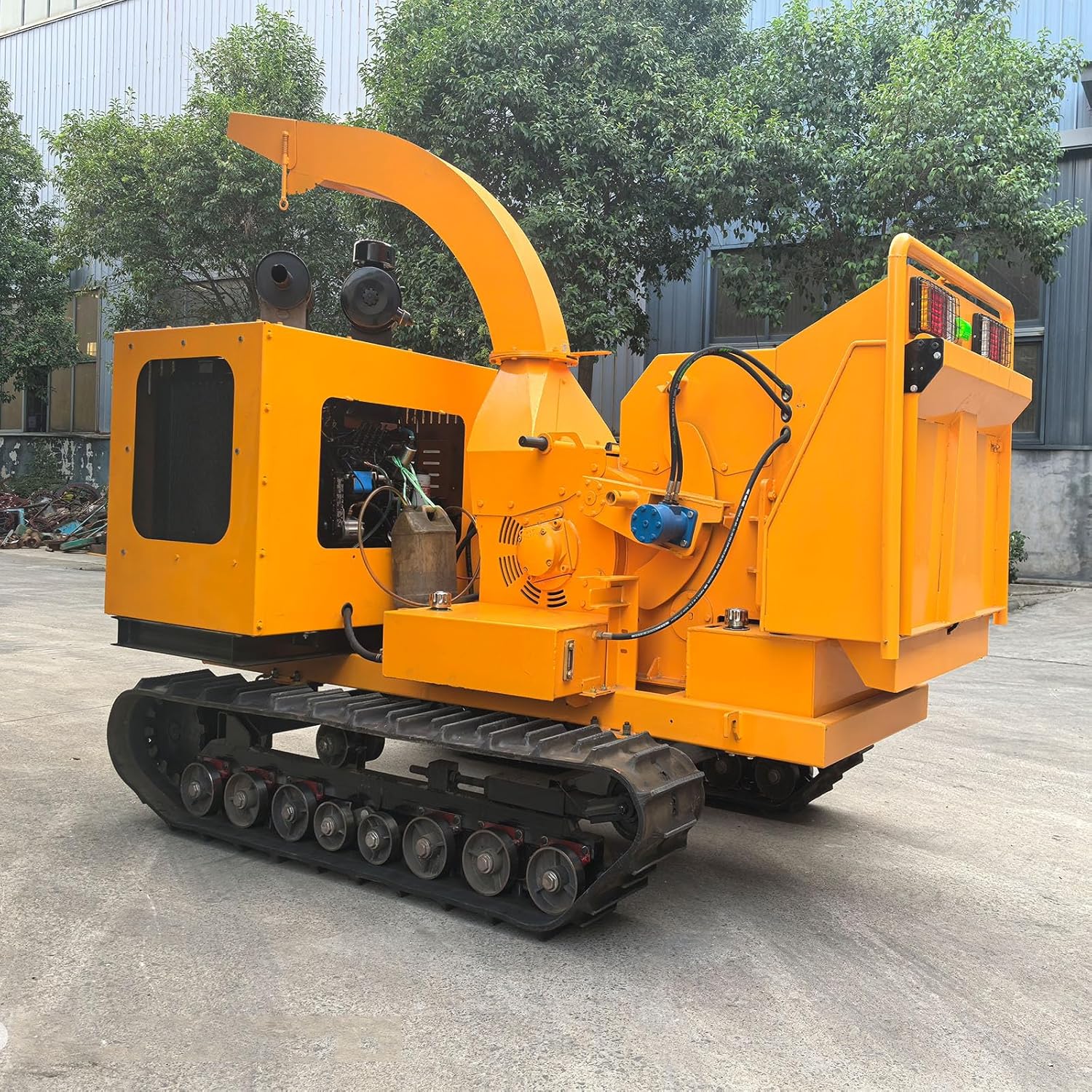 buy tracked wood chipper,tracked wood chipper worth buying,best heavy duty wood chipper,tracked wood chipper pros cons,industrial wood chipper vs alternatives,should I buy a tracked wood chipper unboxing and complete package contents