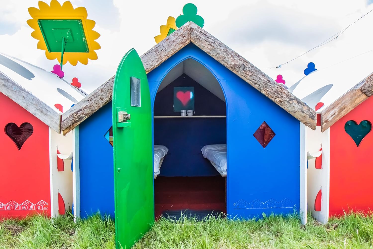 colorful wooden tent,should I buy a colorful wooden tent,colorful wooden tent vs camper,colorful wooden tent pros cons,best wooden house tent,colorful wooden tent worth buying unboxing and complete package contents