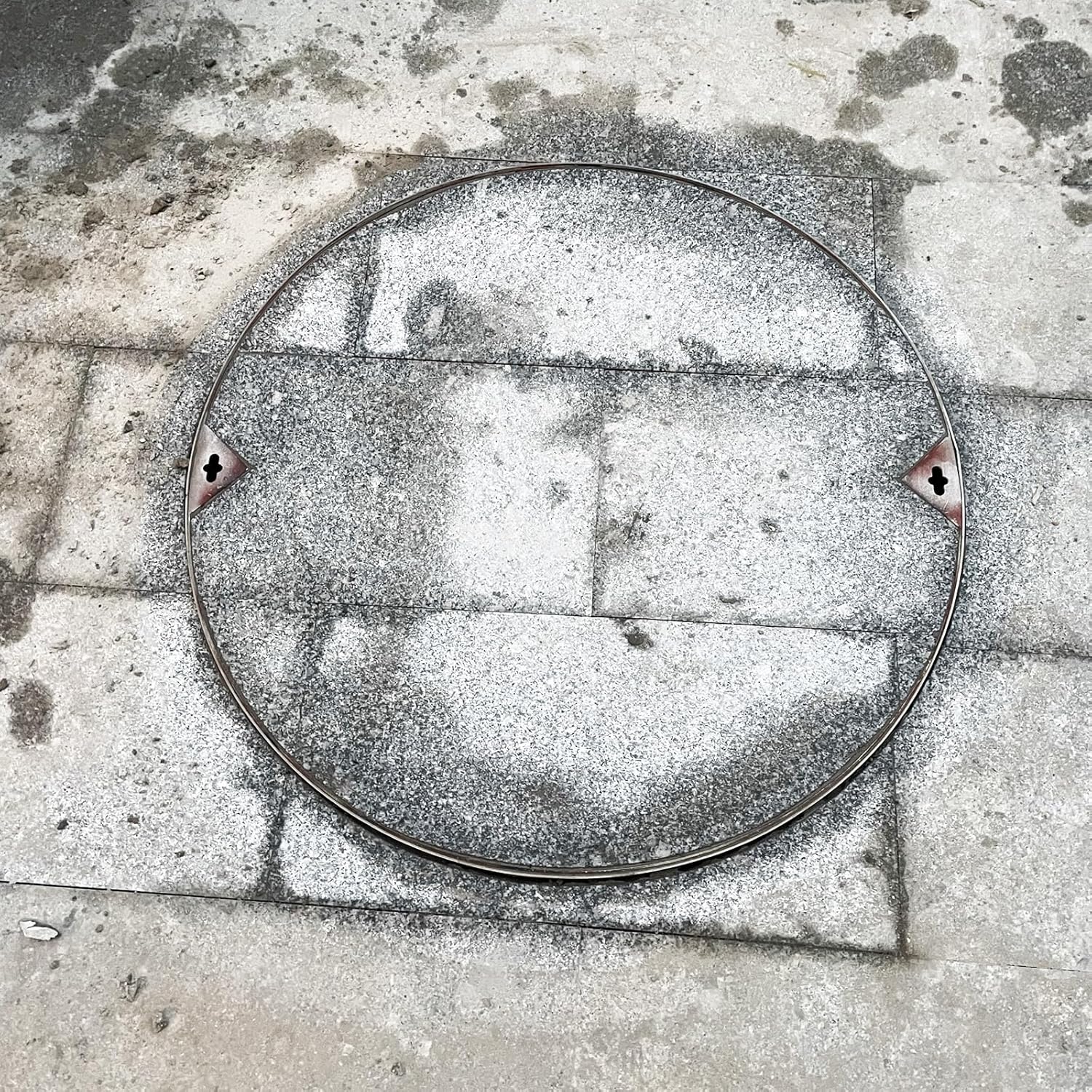 invisible manhole cover worth buying,should I buy an invisible manhole cover,invisible manhole cover pros and cons,best recessed manhole cover,invisible manhole cover vs traditional,304 stainless steel manhole cover unboxing and complete package contents